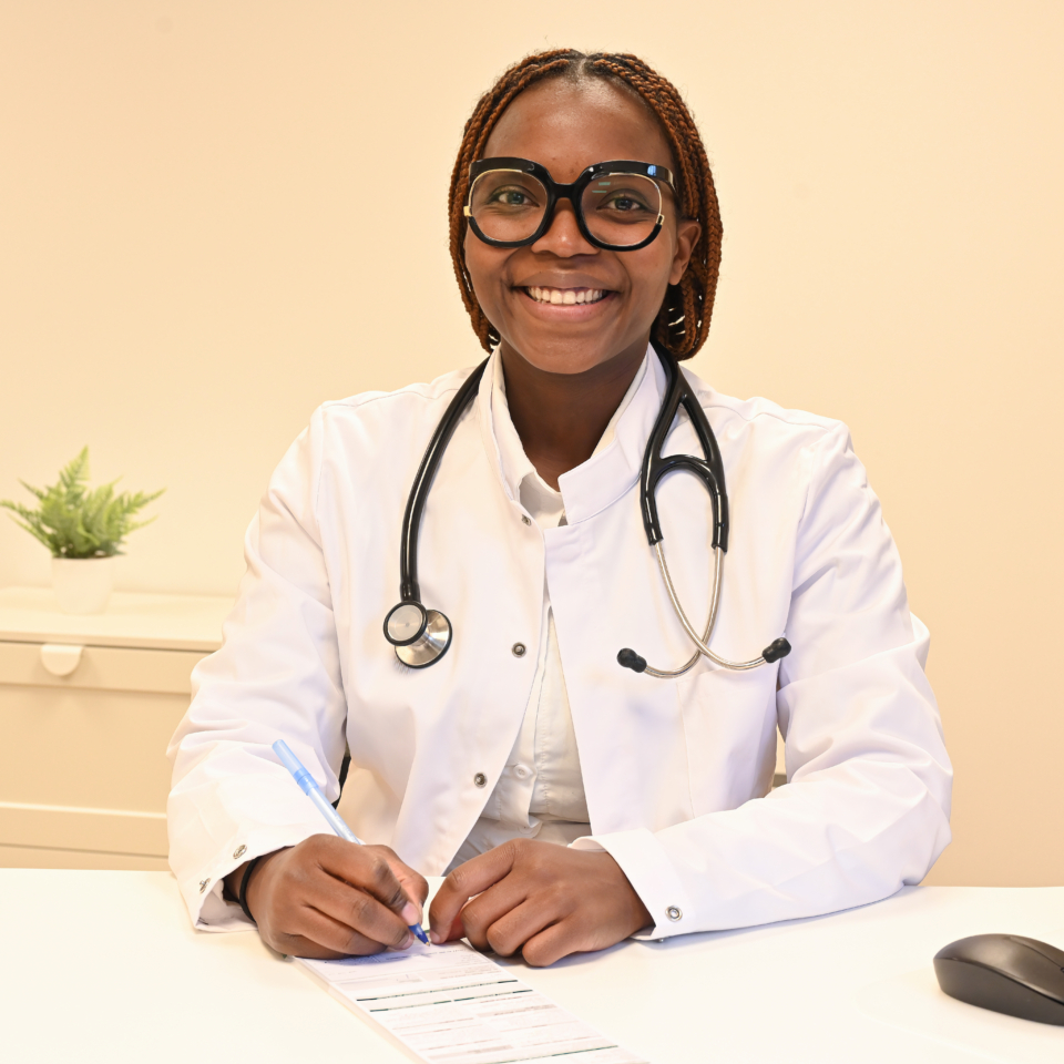 TW1_9152RET-sharpen-face